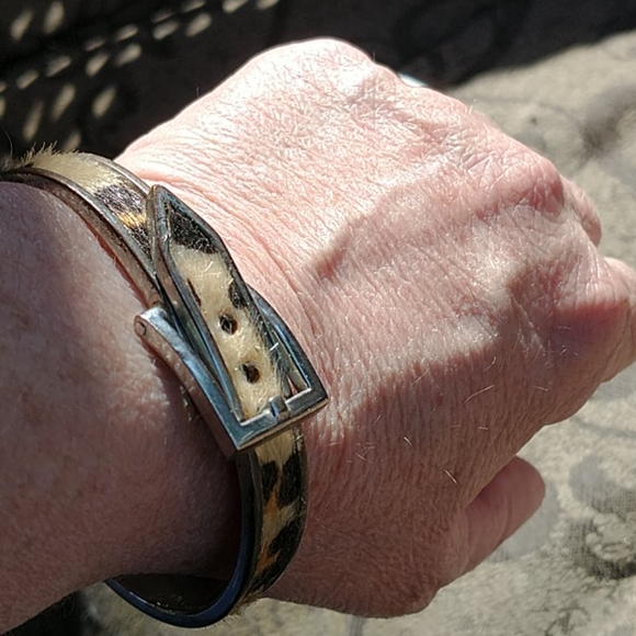 Set of 2 Faux Animal Fur Adjustable Bangles - Picture 4 of 4